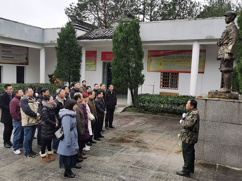 屯溪區(qū)委辦黨支部、屯溪城建投公司黨支部聯(lián)合開展主題黨日共建活動(dòng)