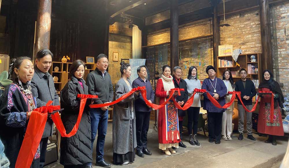 藍屋藝術(shù)館開業(yè)，為鄉(xiāng)村業(yè)態(tài)增活力